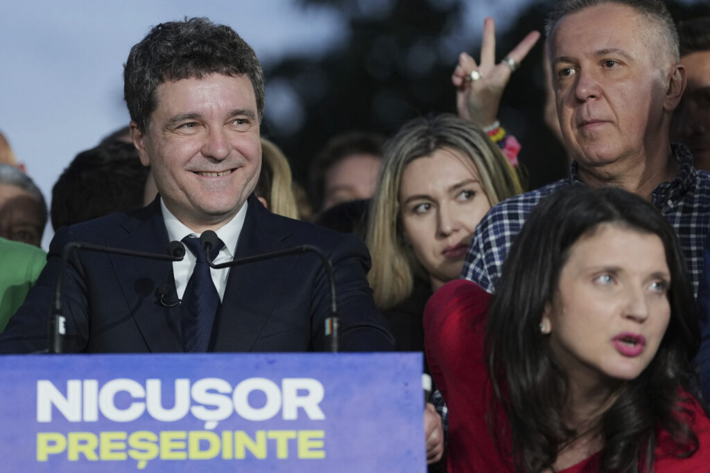 MOŽE BITI SAMO JEDAN PREDSEDNIK RUMUNIJE: Oba kandidata proglasila pobedu na izborima