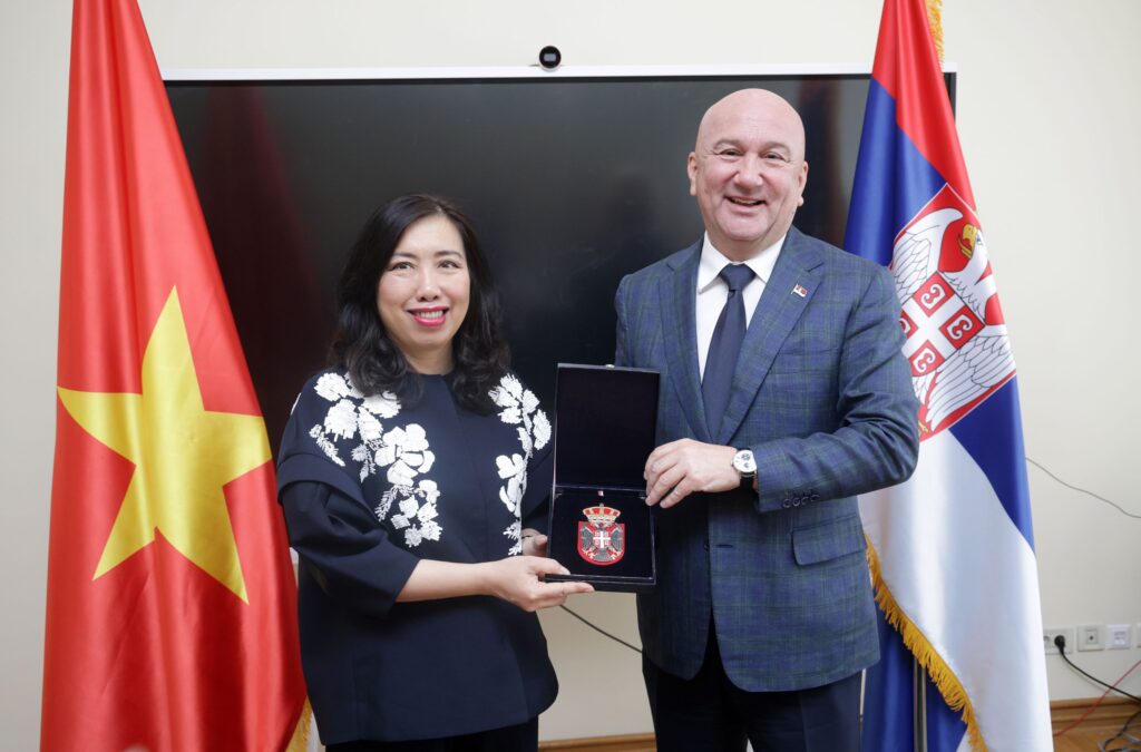 MINISTAR POPOVIĆ SA ZAMENICOM ŠEFA DIPLOMATIJE VIJETNAMA I AMBASADOROM TE ZEMLJE U SRBIJI: Srbija je spremna da nastavi da jača odnose
