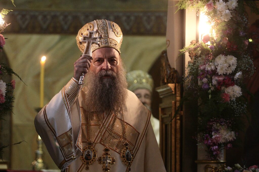 VELIKI BROJ VERNIKA NA OKUPU: Patrijarh služi liturgiju u Vaznesenjskoj crkvi