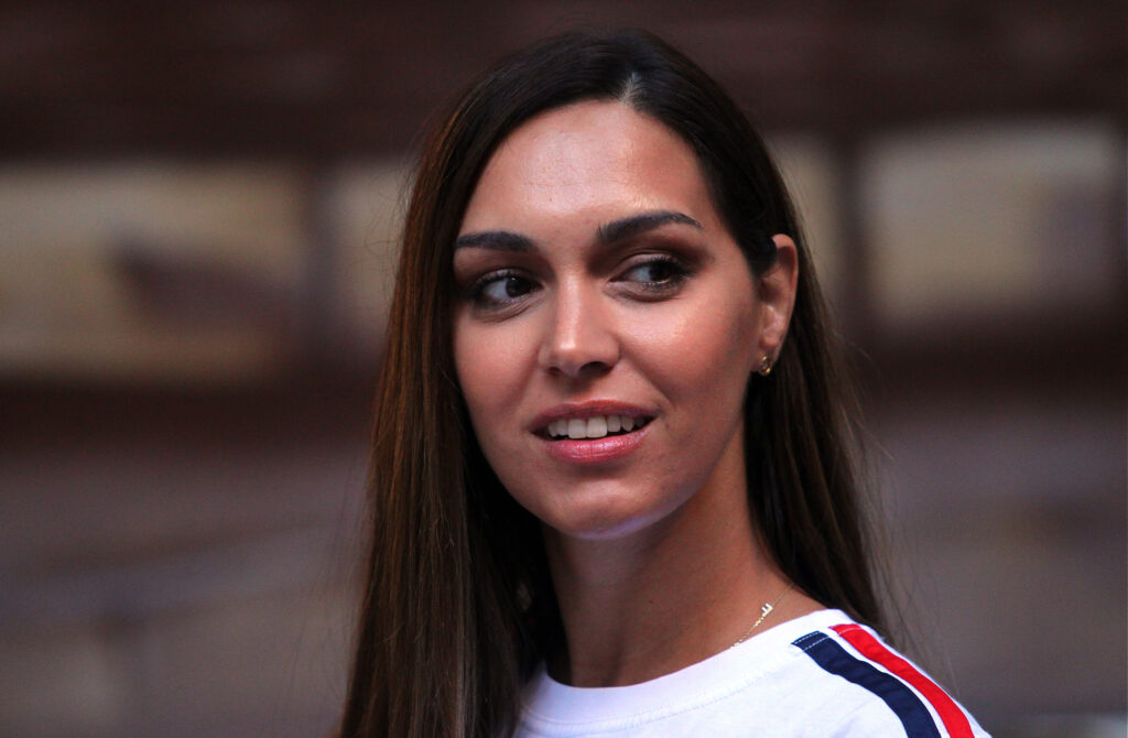 SREBRNA OLIMPIJKA U IZAZOVNOJ HALJINI: Ivana Maksimović proslavila rođendan sa najbližima u Dubaiju