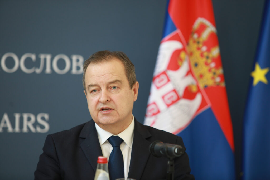 NEPRIJATELJI SRBIJE RADUJU SE NJEGOVOJ BOLESTI: Ivica Dačić uputio punu podršku Aleksandru Vučiću