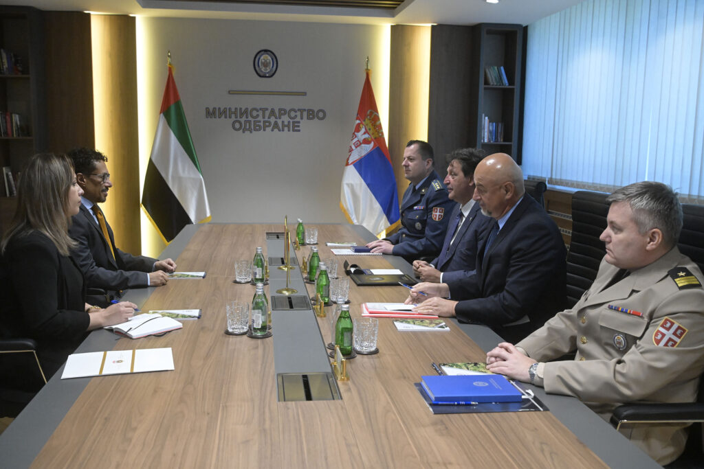 SASTANAK GAŠIĆA I ALMENHALIJA: Ambasador UAE uručio ministru odbrane pozivno pismo krunskog princa Dubaija