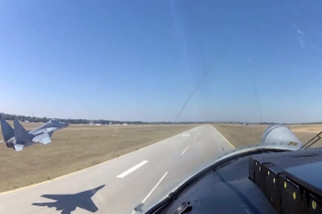 REALIZACIJA OBUKE RATNOG VAZDUHOPLOVSTVA: Trenaž oficira za navođenje lovačke avijacije