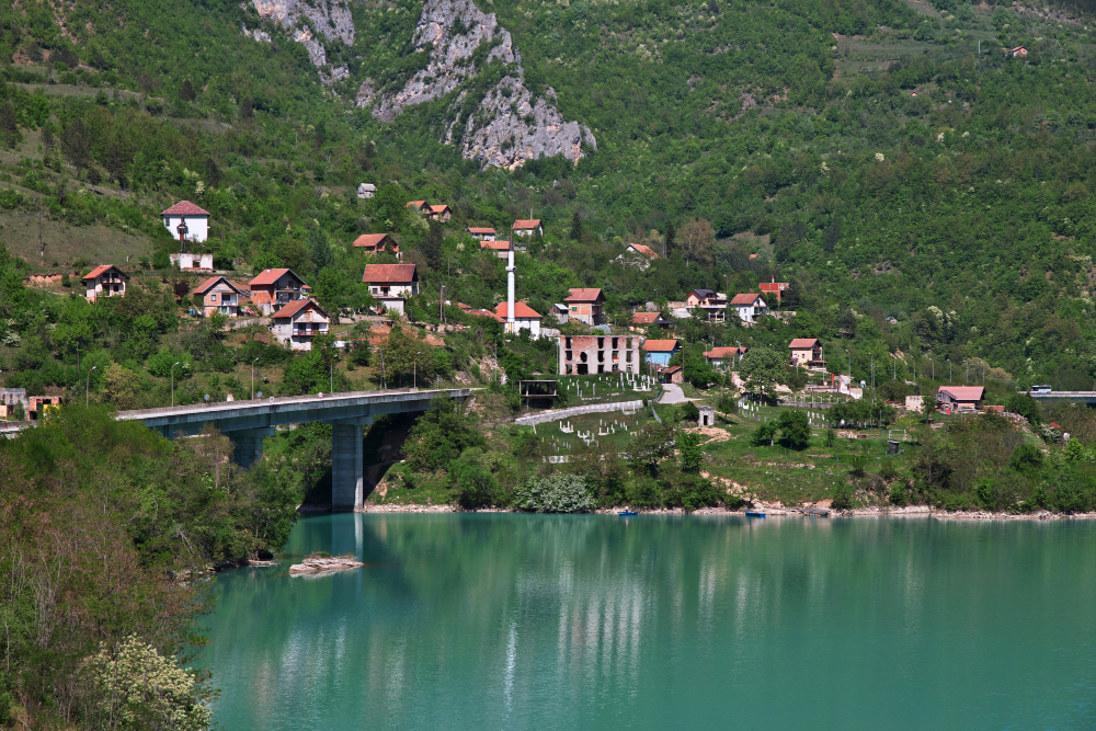 IZVUČENO TELO IZ REKE DRINE: Srpski državljanin pronađen mrtav
