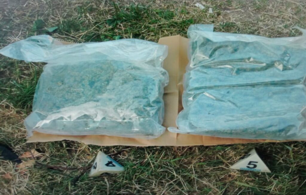 UHAPŠEN DILER KANABISA: Policija u gepeku automobila zaplenila dva kilograma marihuane