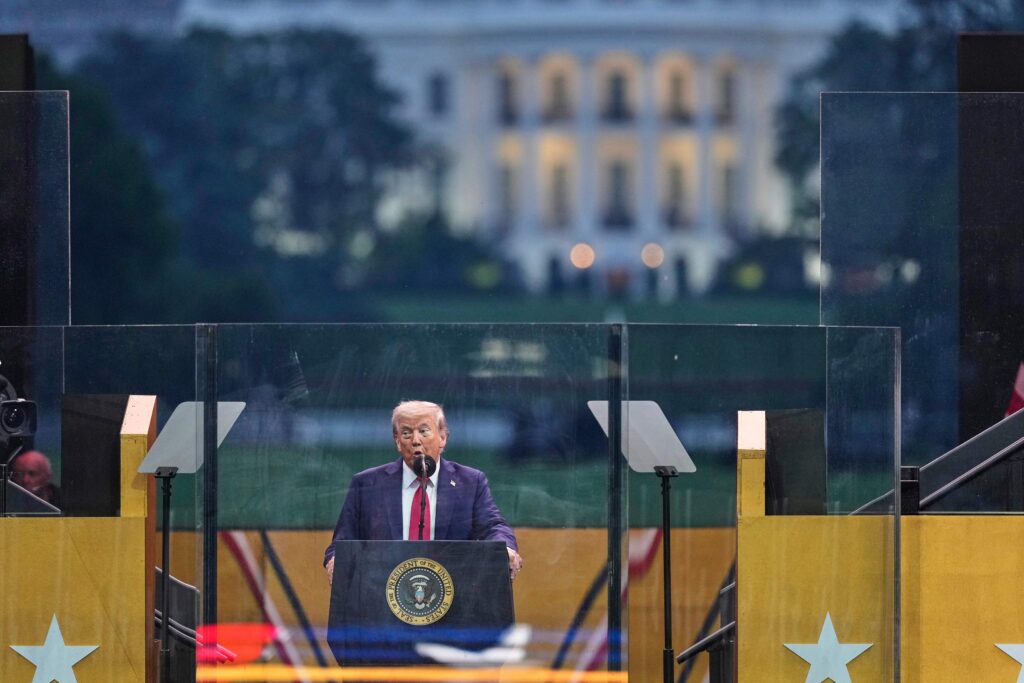 SUOČIĆE SE SA NEVIĐENOM SNAGOM AMERIČKE VOJSKE: Donald Tramp uputio ozbiljne pretnje