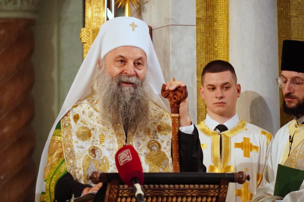 NE MOŽETE U ISTO VREME SLUŽITI I BOGU I ĐAVOLU: Patrijarh Porfirije na liturgiji u manastiru Vavedenja Presvete Bogorodice