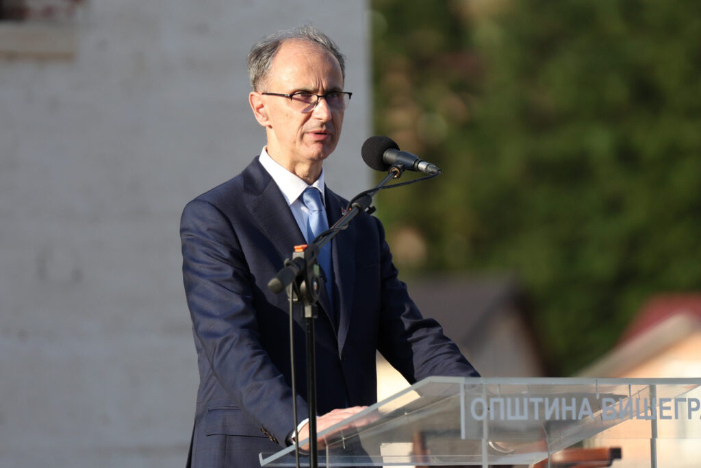 OBELEŽAVANJE VIDOVDANA U KRUŠEVCU: Premijer Macut predvodi državnu ceremoniju