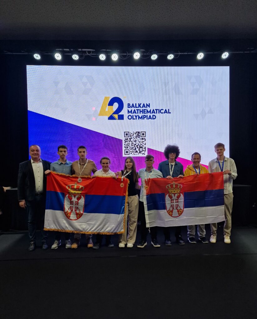 TRI ZLATA SA OLIMPIJADE IZ ISTORIJE: Učenici Matematičke gimnazije ostvarili vrhunski uspeh