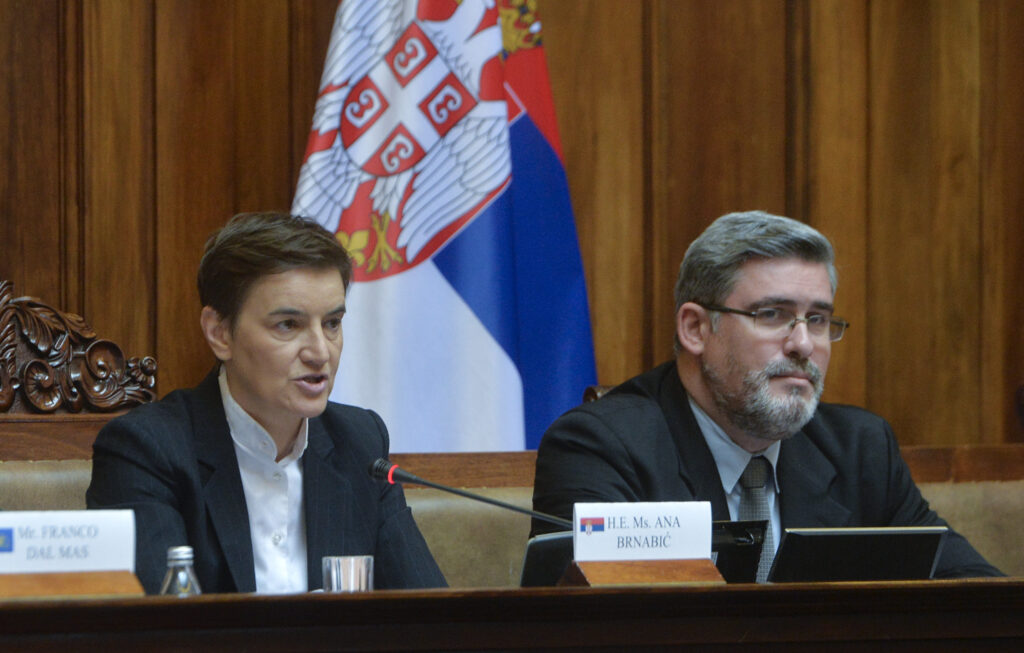 DA STE PROČITALI, ZNALI BISTE: Debata u Skupštini o kupovini „rafala“