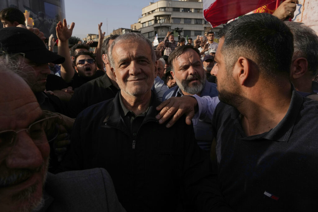 PROTIV AMERIČKIH NAPADA: Iranski predsednik se priključio protestima