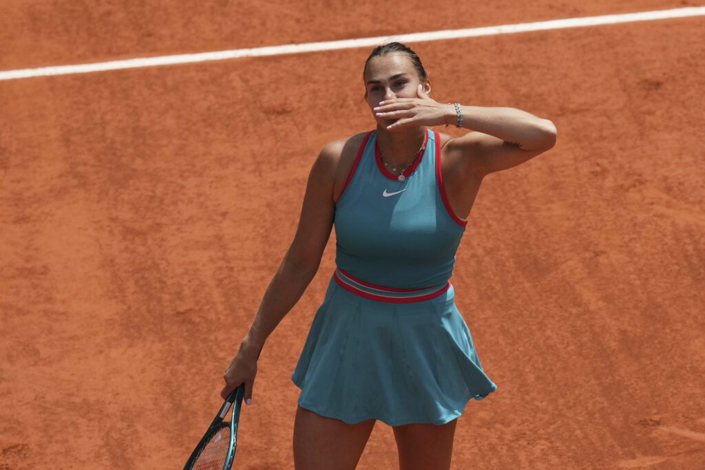 ZADALA NOVAKU NOVI DOMAĆI ZADATAK: Arina Sabalenka ludim plesom šokirala Đokovića