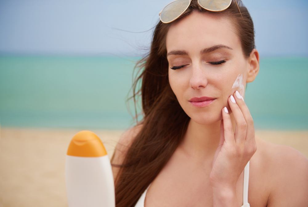 DERMATOLOZI SAVETUJU: Kako zaštititi kožu od isušivanja nakon plivanja u moru?