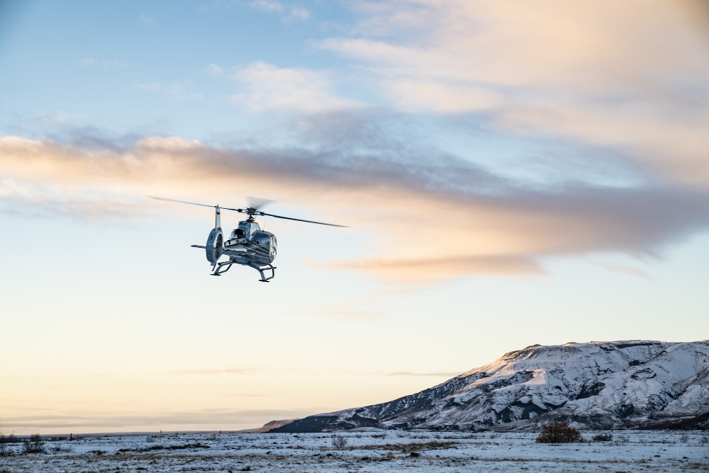 SKRENUO S KURSA ZBOG LOŠEG VREMENA: Srušio se helikopter sa šest osoba