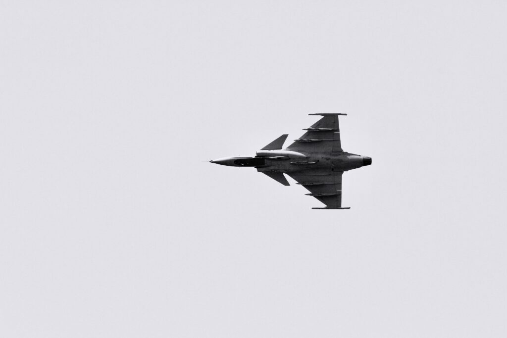 SKORO SEDAM DINARA PO BORBENOM AVIONU: Rumunija od Holandije „kupuje“ 18 F-16 Fajting Falkona za jedan evro
