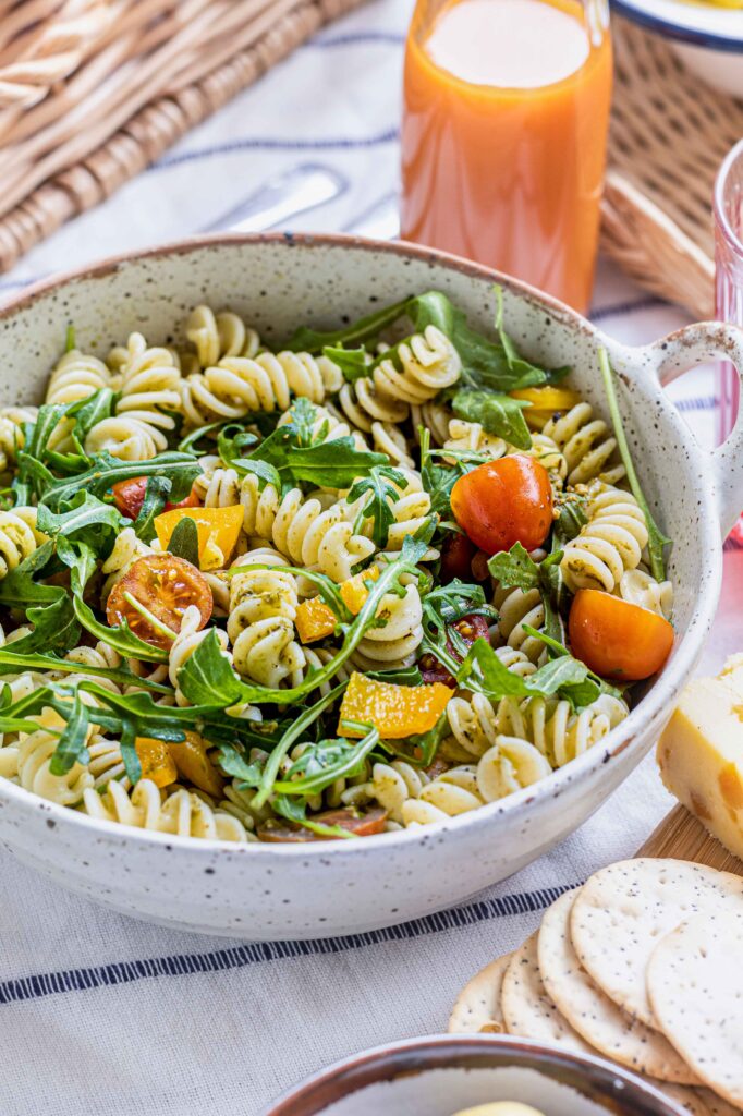 PASTA SA SPANAĆEM I MIROĐIJOM: Savršena salata za vegane puna proteina