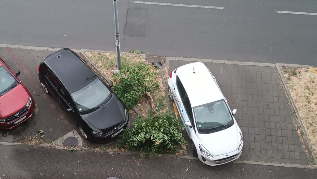POVREĐENI DETE I ŽENA ODMAH PREVEZENI NA HIRURGIJU: Strašna scena u Novom Sadu