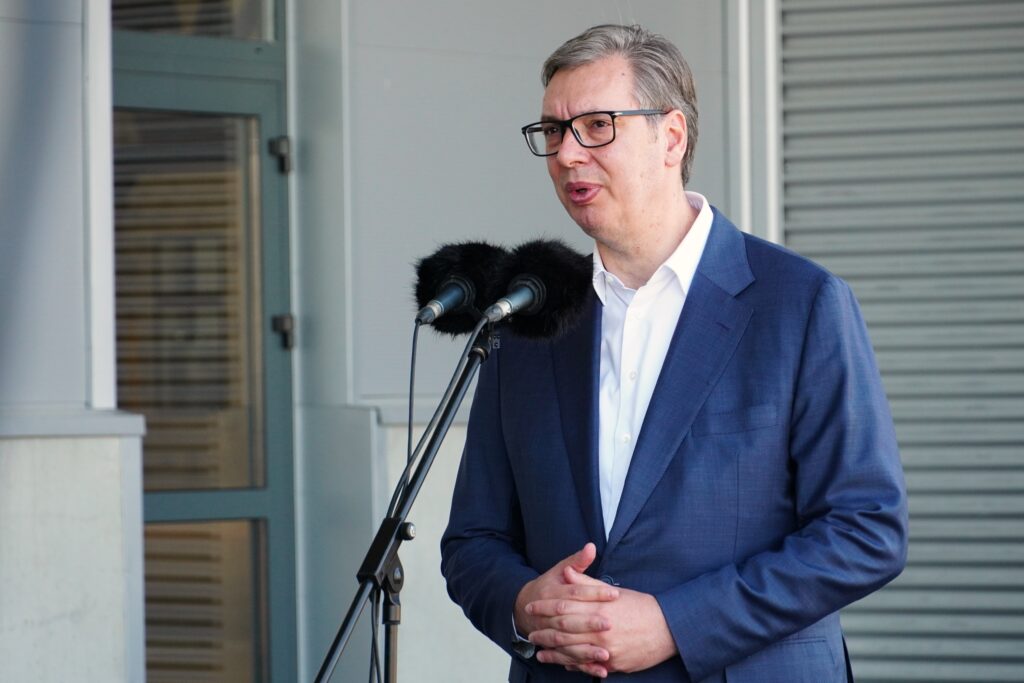 UPUĆUJEM MOJE ISKRENO SAUČEŠĆE: Vučić povodom avionske nesreće u Rusiji