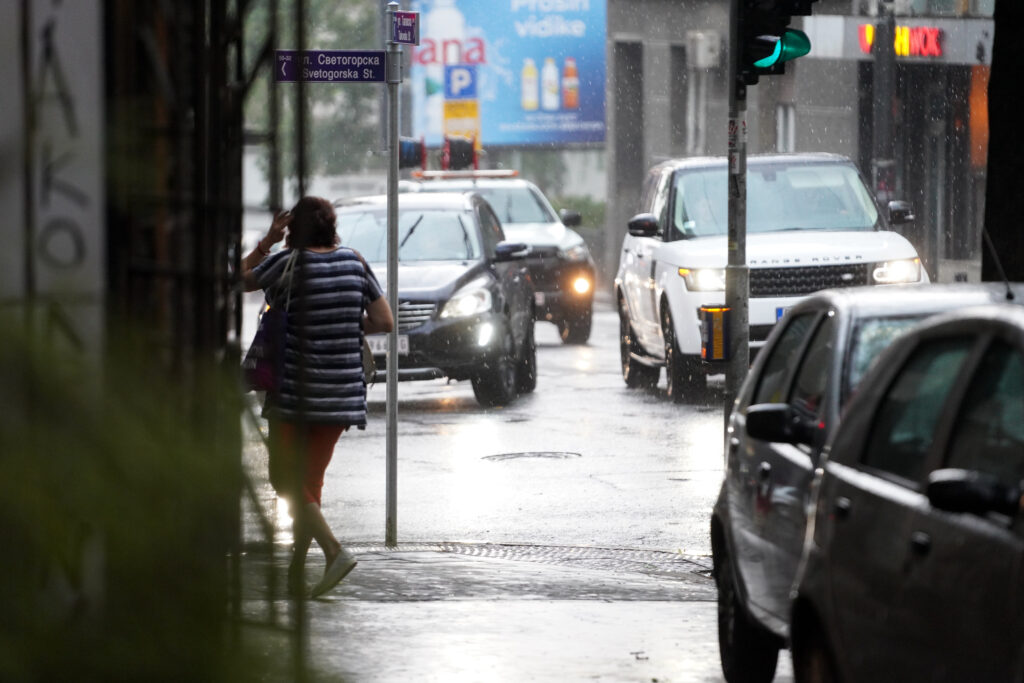 TEMPERATURA DO 28 STEPENI: U Srbiji danas suvo uz postepeno smanjenje oblačnosti