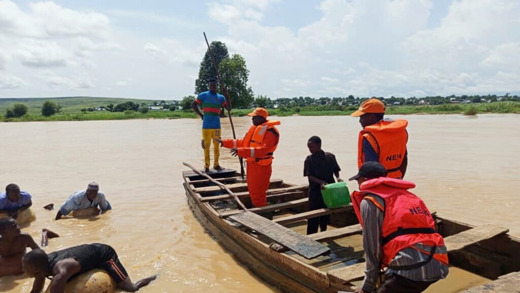 NIGERIJA POD NAPADIMA: Najmanje 13 ljudi se udavilo, a više od 20 nestalo dok su bežali od napada