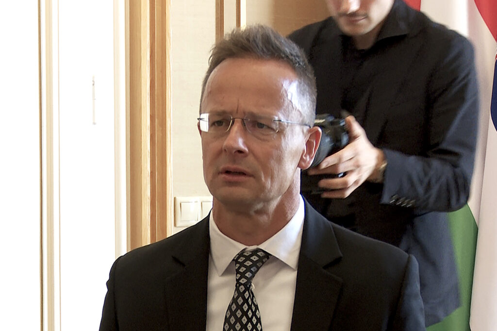 MAĐARSKI MINISTAR NALJUTIO SUSEDE: Hrvati su ratni profiteri