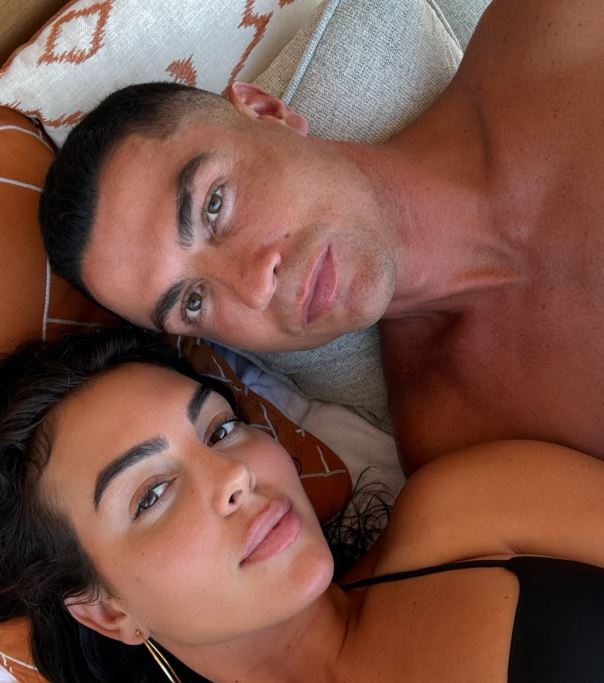 PORUKA ‘DA, ŽELIM’ POKRENULA GLASINE O VENČANJU: Da li se Georgina udaje za Ronalda?
