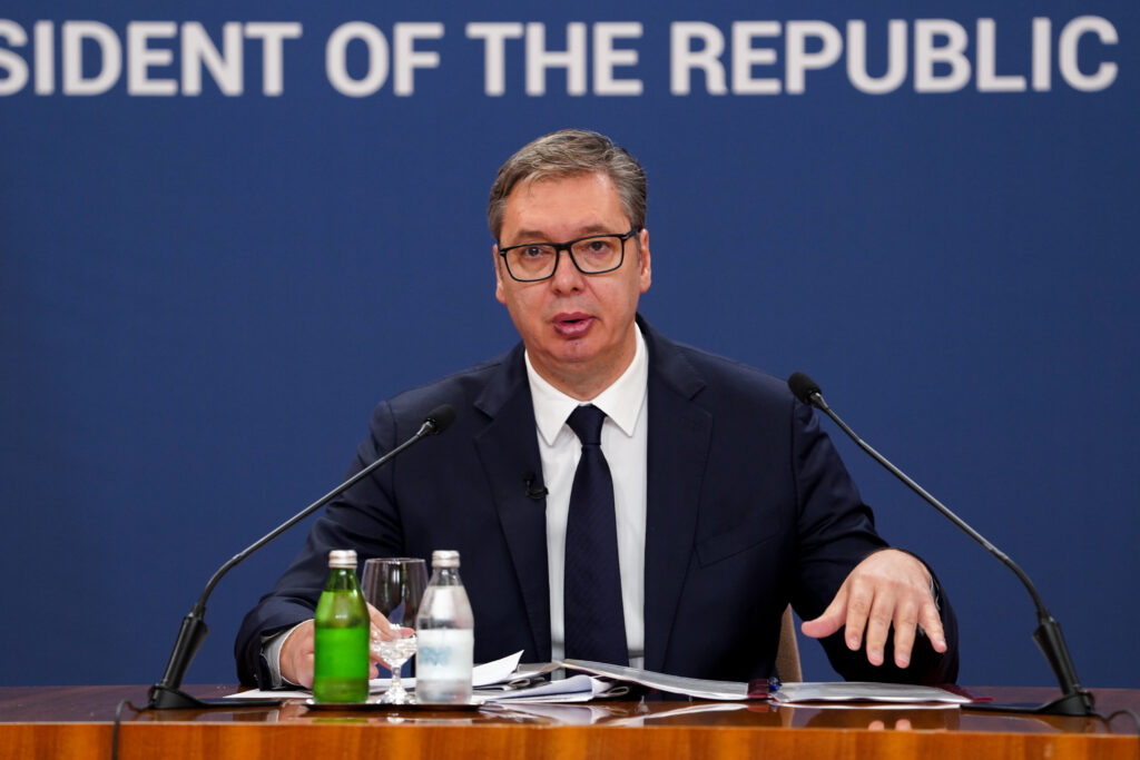 SRBIJA JE DEMOKRATSKA ZEMLJA, AKTIVIZAM NIJE NASILJE: Vučić odgovorio britanskom Gardijanu
