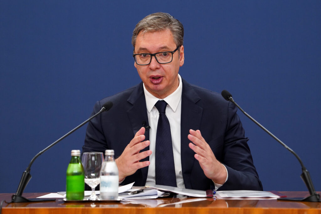 MENE ZANIMAJU SRPSKI INTERESI, A NE TUĐA MIŠLJENJA: Vučić poručio da će nastaviti da nudi dijalog