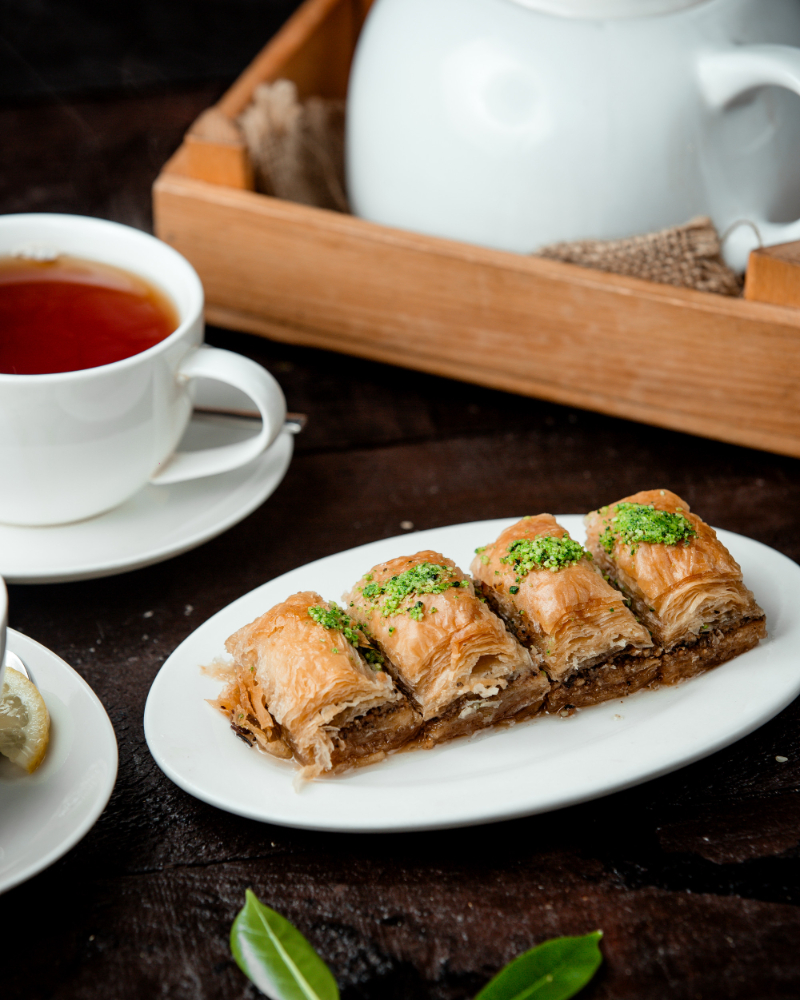 SOČNA, SLATKA I PUNA ORAHA: Recept za ukusne domaće baklave