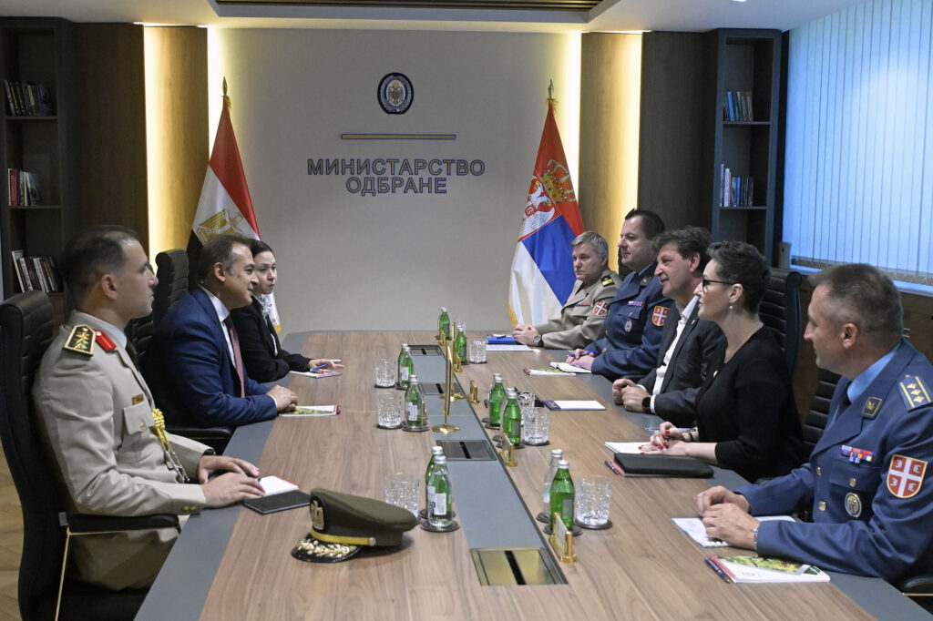 DVE ZEMLJE KOJE SE DOBRO RAZUMEJU: Ministar Gašić ugostio odlazećeg ambasadora Ahmeda
