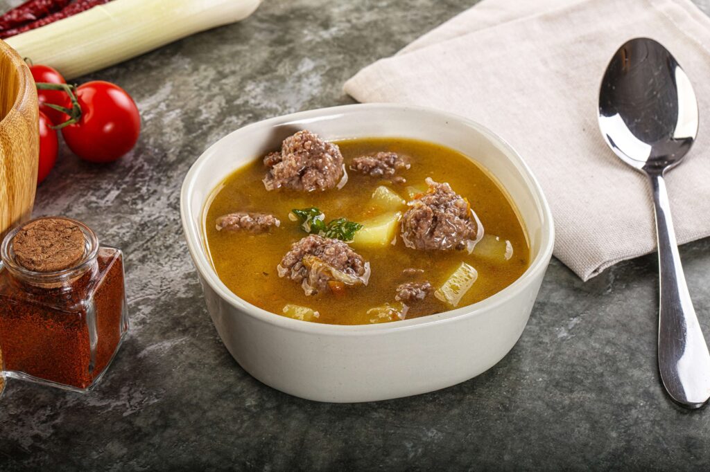 SOČNA I TOPLA: Recept za ukusnu domaću goveđu supu