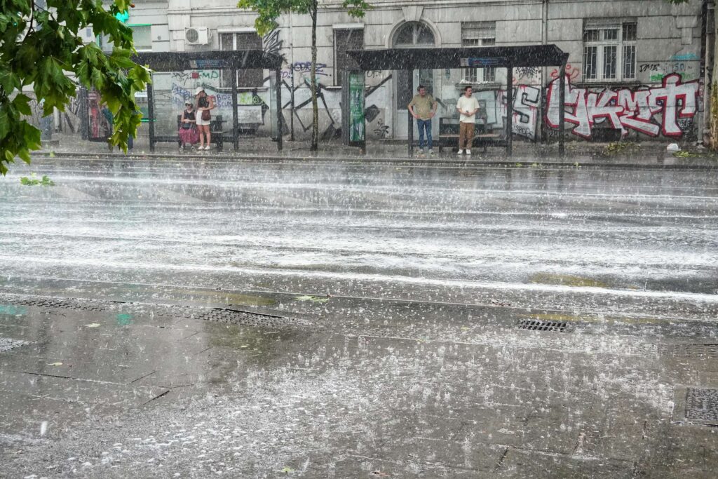 CRNI OBLACI NAD PRESTONICOM: Sprema se veliko nevreme u Beogradu