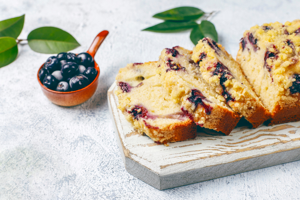 SAVRŠENA LETNJA POSLASTICA: Recept za ukusan kolač od borovnica
