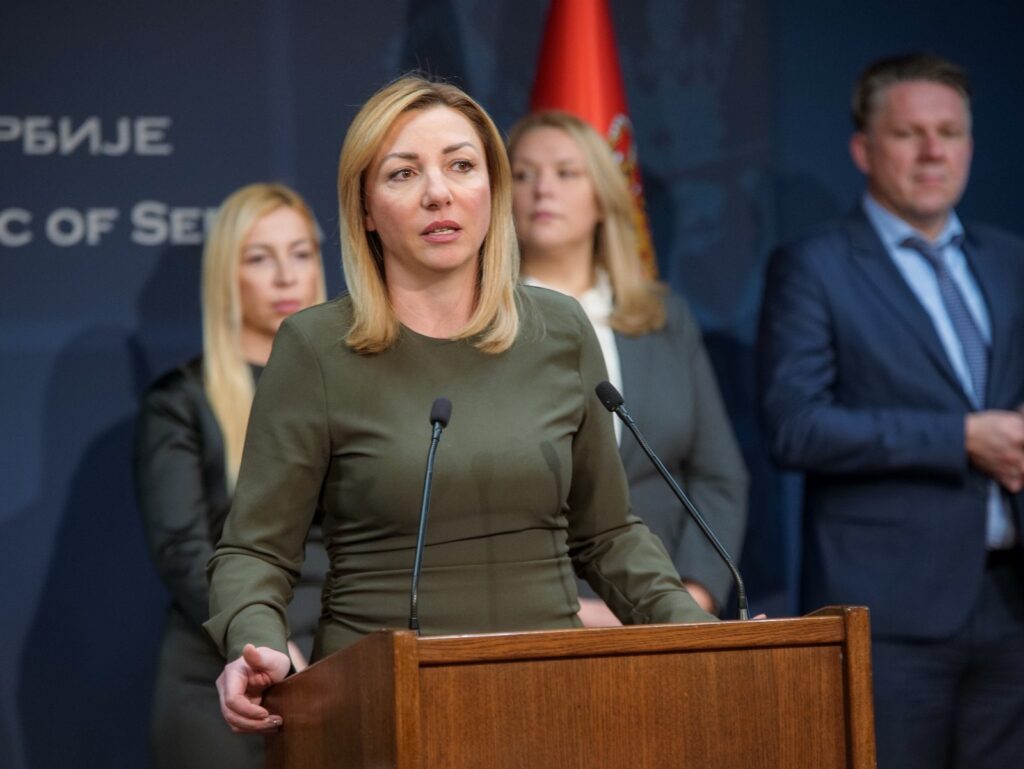 PORODIČNI PRAG NIJE MESTO ZA POLITIČKI OBRAČUN: Macura o incidentu ispred doma premijera Macuta