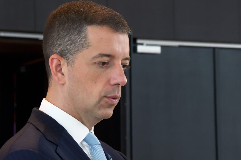 DOBIĆEŠ TI OVU BITKU: Marko Đurić uputio reči podrške ministru Darku Glišiću