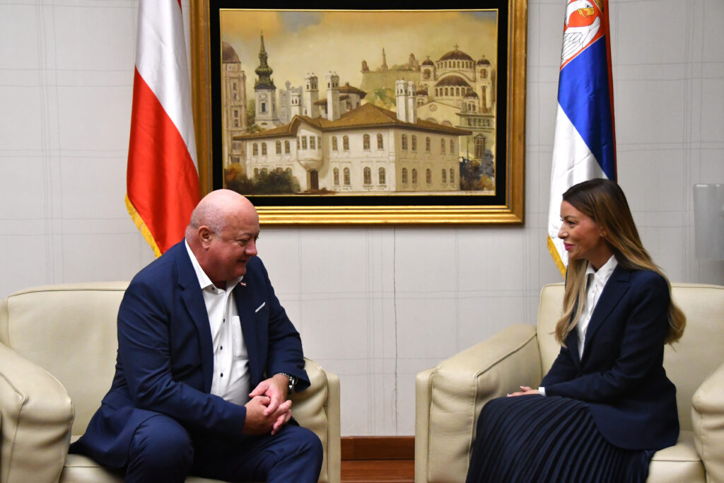 AUSTRIJSKI KANCELAR STIGAO U SRBIJU: Ministarka Mesarović dočekala Kristijana Štokera