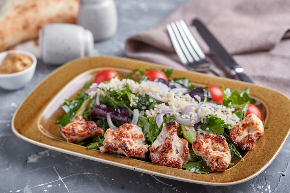 RECEPT DANA: Grčka salata sa piletinom
