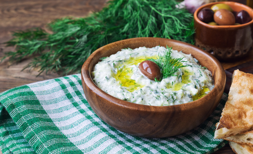 OSVEŽAVAJUĆI SOS UZ SVAKO JELO: Tzatziki – pravi izbor za tople, letnje dane