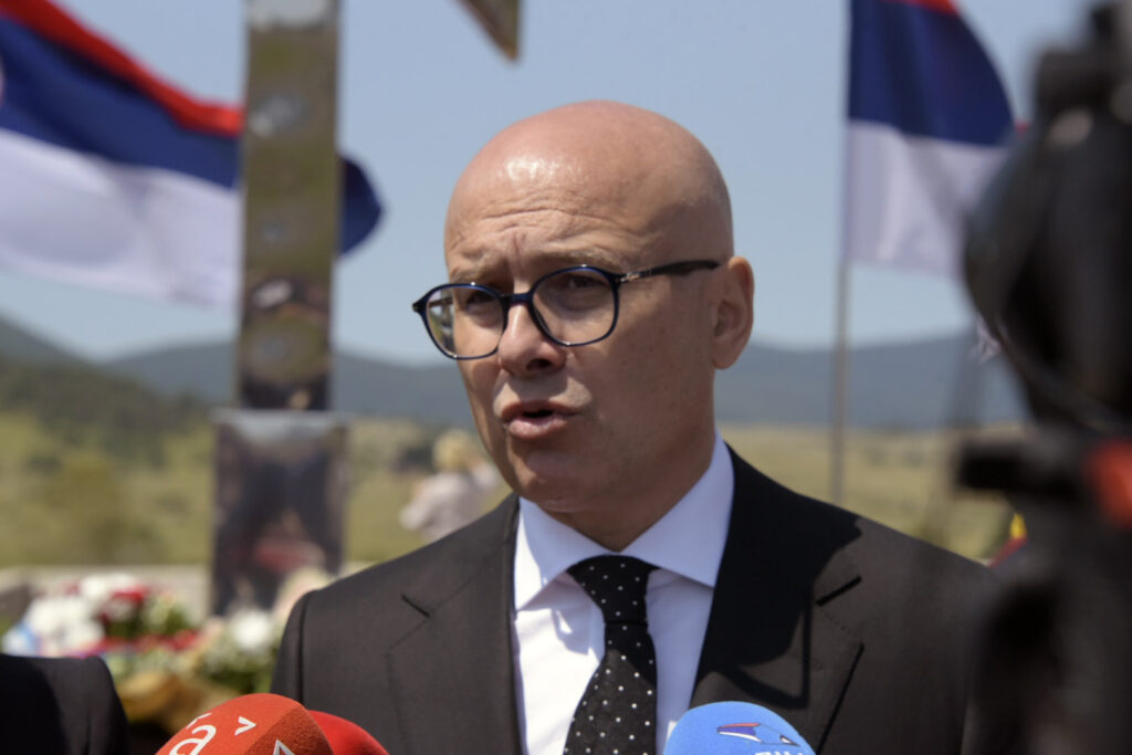 NE DAMO VAM SRPSKU ZASTAVU, NI SRBIJU: Vučević oštro o protestima u Novom Sadu