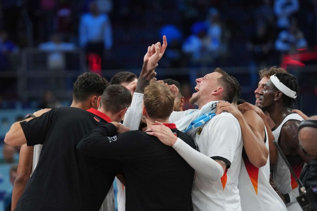 NEMAČKA U FINALU EUROBASKETA: Finci ponosni uprkos porazu