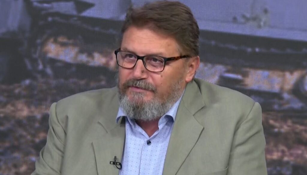 „AKTUELNOSTI“ NA HAPPY TV: Tramp podseća na pijanog Jeljcina