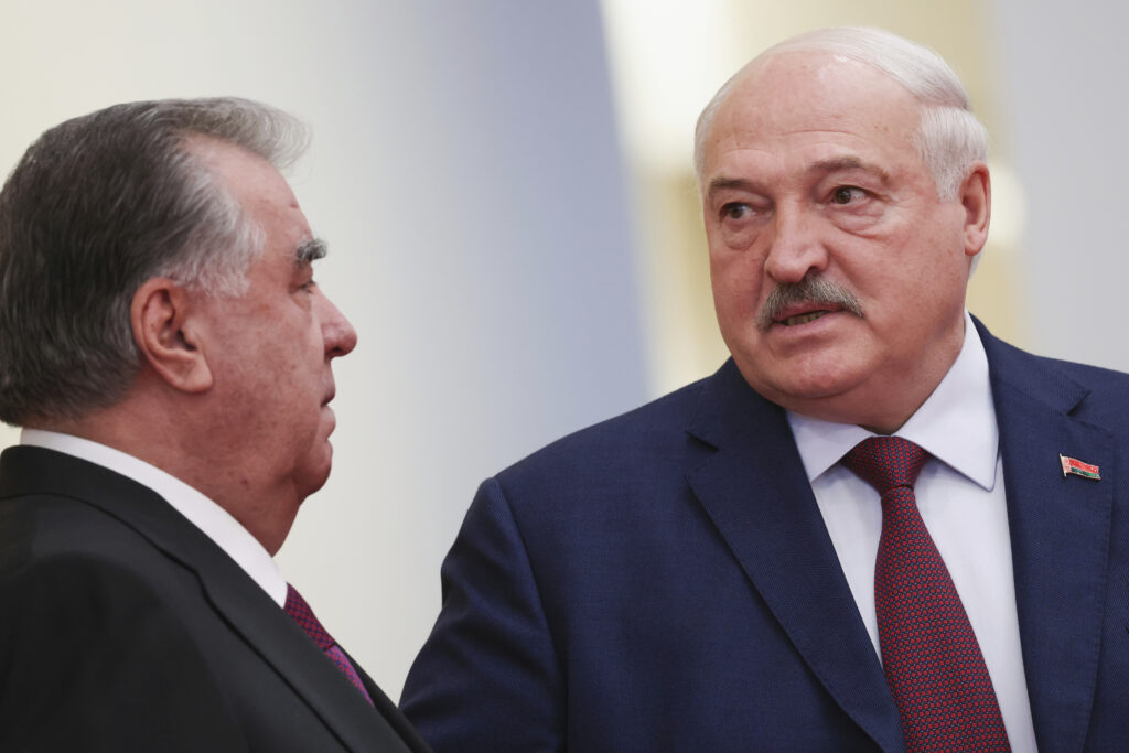SVET JE VEĆ MULTIPOLARAN: Svetski lideri na Samitu ŠOS-a u Kini