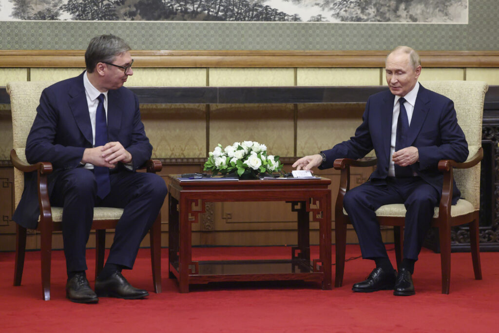 VUČIĆ SA PUTINOM U PEKINGU: Razgovarali o odnosima u regionu