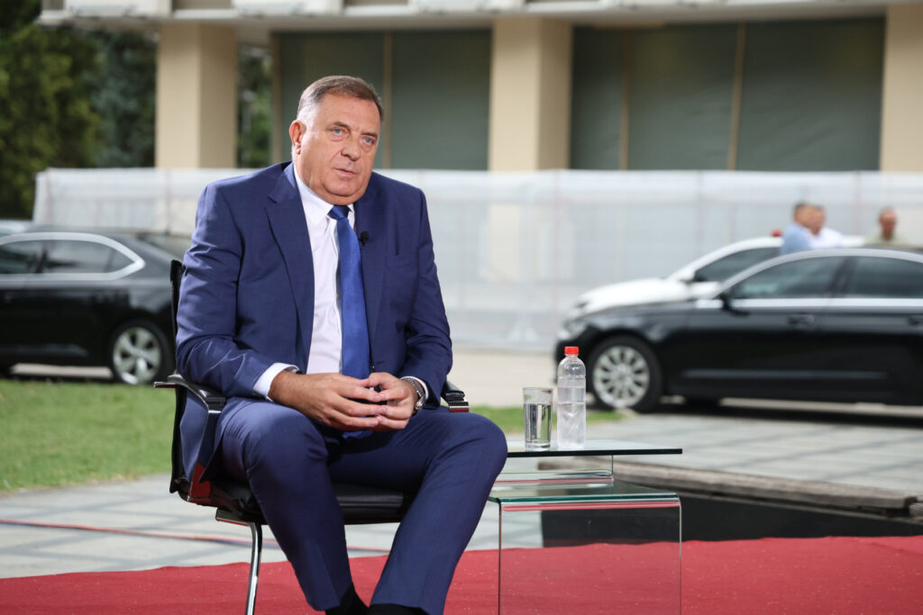 REFERENDUM KAO ODGOVOR: Dodik poručio da Srpska ide putem samoopredeljenja