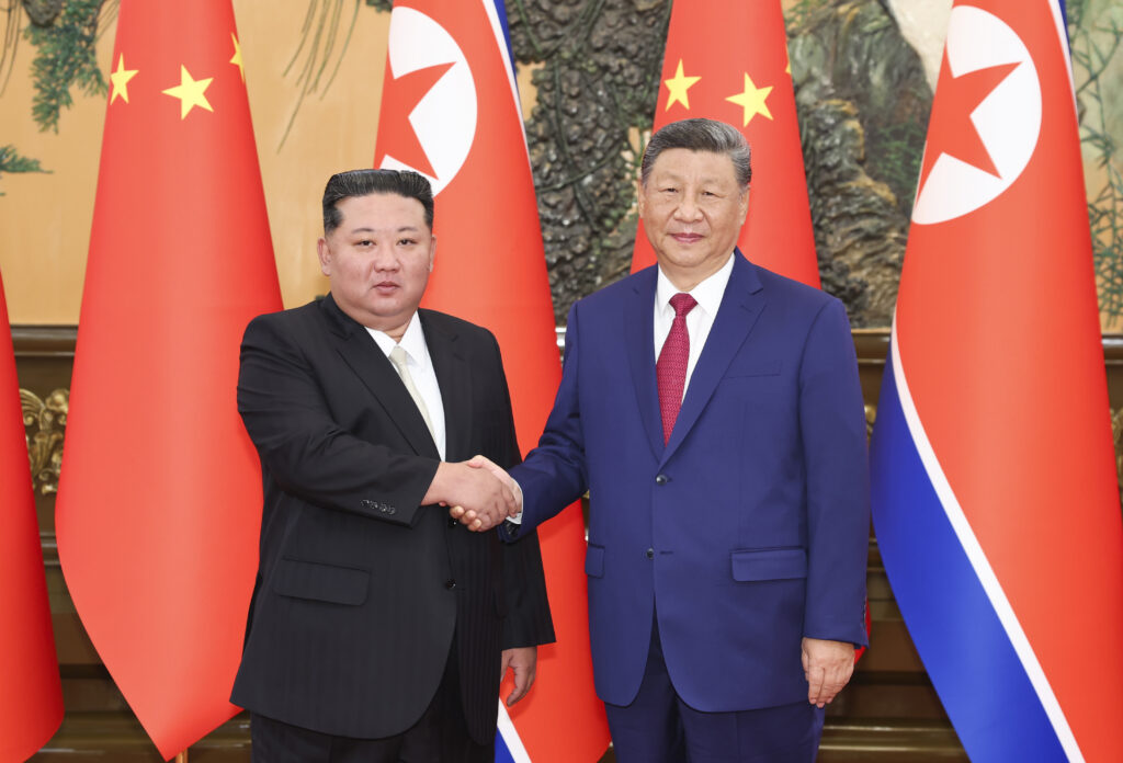 KINA I SEVERNA KOREJA UČVRŠĆUJU VEZE: Si i Kim potvrdili strateško partnerstvo