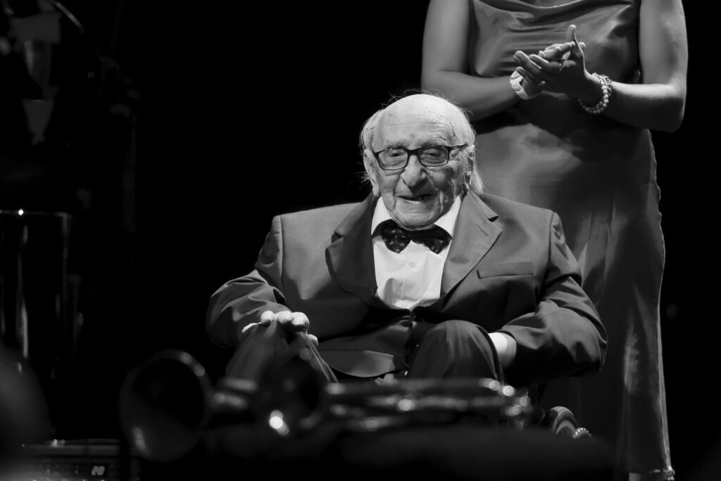 ODLAZAK ČUVENOG MUZIČARA: Preminuo Vojislav Bubiša Simić