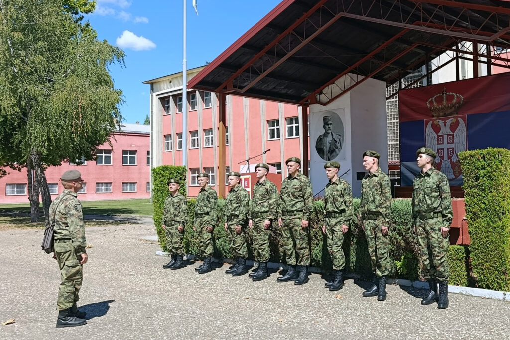 DOBROVOLJCI U UNIFORMAMA: Nova generacija započela služenje vojnog roka u Srbiji (FOTO)