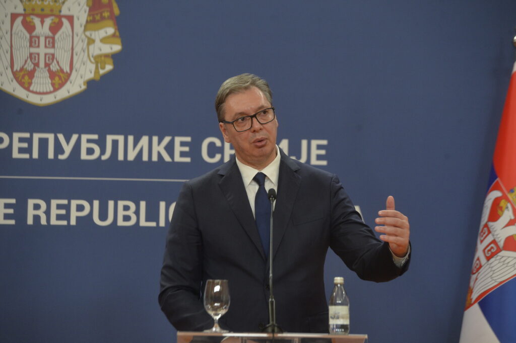 SRAMOTA JE KAKO RADI VLADA: Predsednik Vučić uputio kritike premijeru Macutu