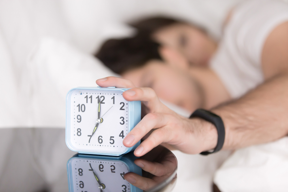 „SNOOZE“ DUGME: Skriveni neprijatelj zdravog sna i prijatelj stresa
