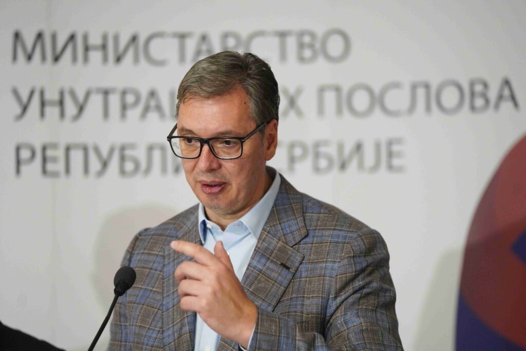 MORAMO DA BUDEMO PAMETNIJI NEGO ŠTO SMO BILI: Vučić tvrdi da su vojni savezi u regionu neprijateljski prema Srbiji